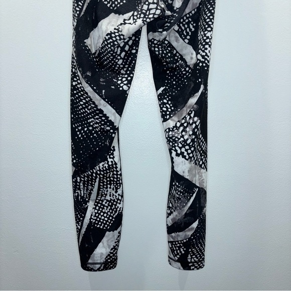 Lululemon Wunder Under Pant III Full-On Luon Static Mist White Black Leggings 4 - Picture 9 of 11